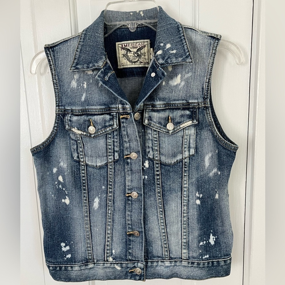 American Living Denim Jean Vest Bleach Splatter
Womens size Medium Streetwear